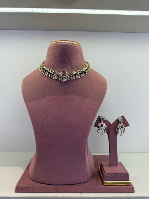 handcrafted_Necklace_Set_for_Women