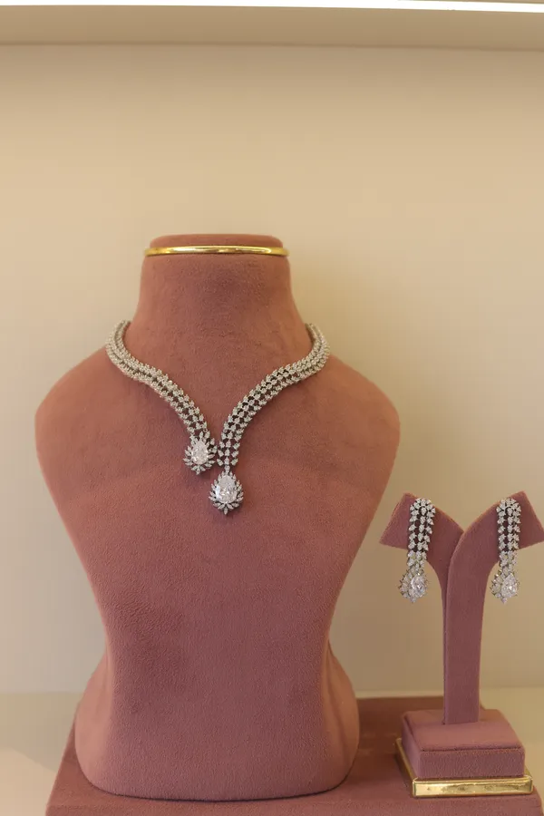 Silver-Tone_Crystal_Necklace_Set_for_Women