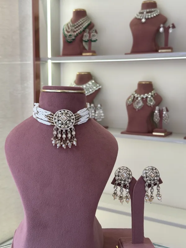 Silver_Tone_Traditional_Choker_Necklace_Set_for_Women