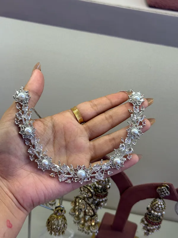 Silver_Pearl_Floral_Necklace_for_Women