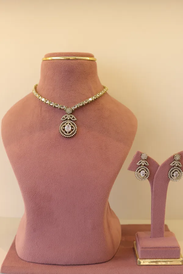 Gold_Tone_Necklace_And_Earrings_Set_for_Women