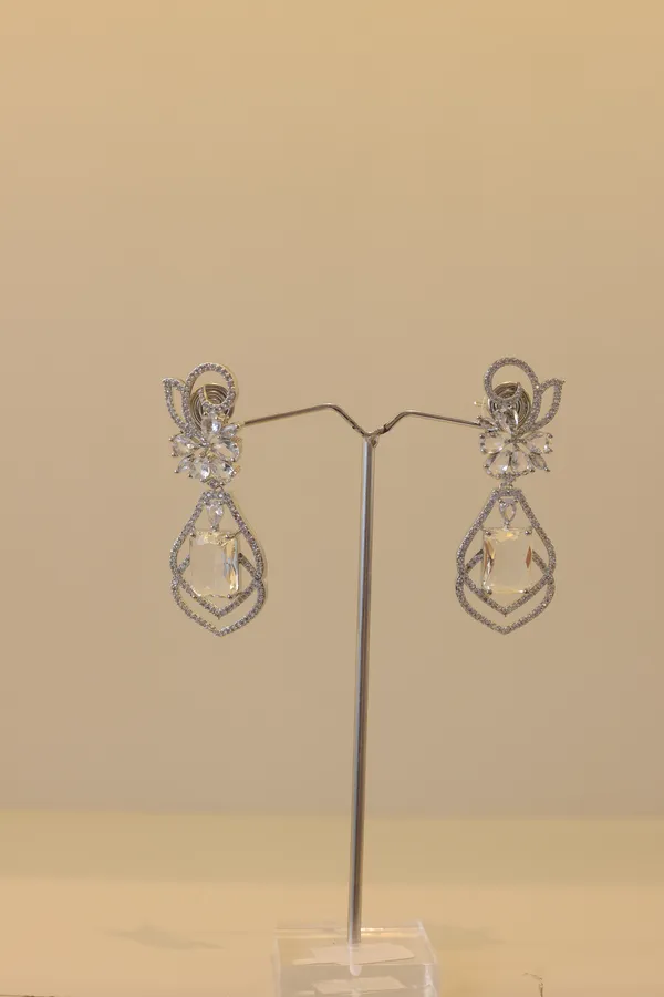 Silver_Tone_Floral_Drop_Earrings_for_Women