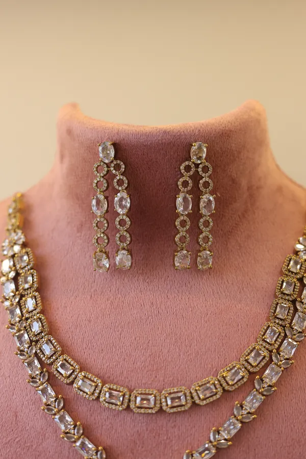 Gold_Tone_Stone_Studded_Necklace_And_Earrings_Set_For_Women