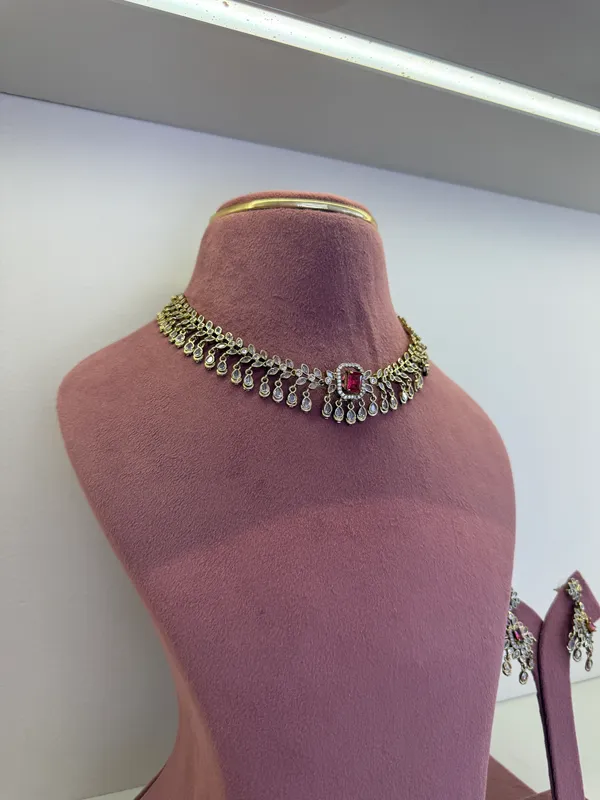 handcrafted_Necklace_Set_for_Women