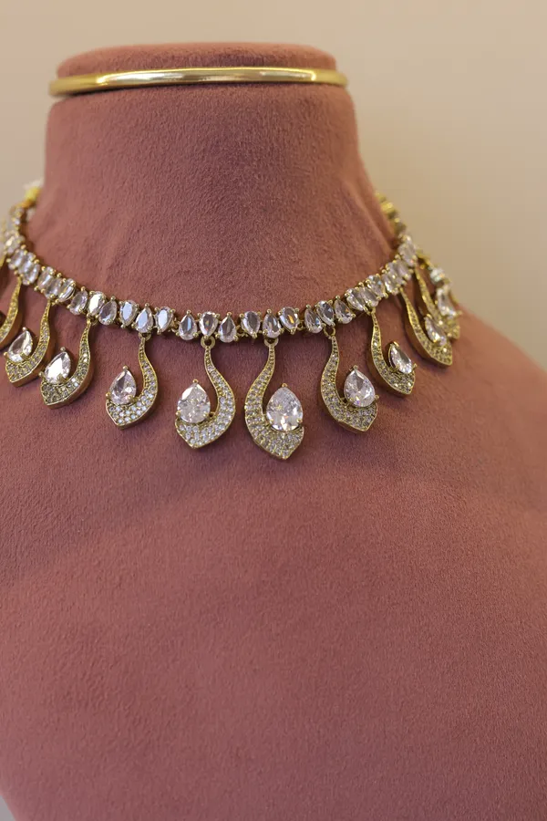 Gold_Tone_Crystal_Leaf_Necklace_Set