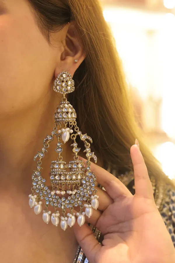 Gold_Tone_Pearl_Embellished_Ear_Chain_For_Women