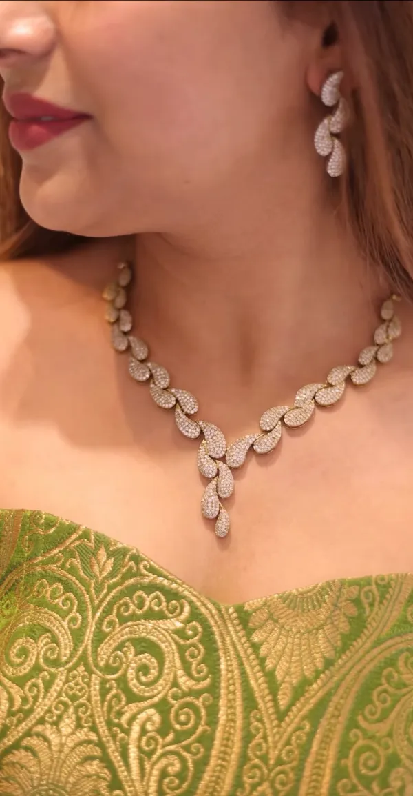 Leaf_Design_Necklace