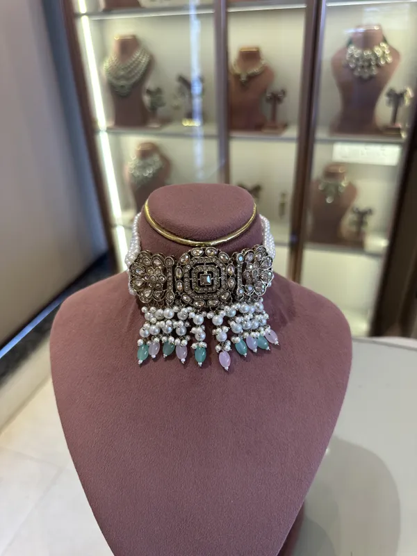 Kundan_Style_Pearl_Drop_Choker_Necklace_for_Women