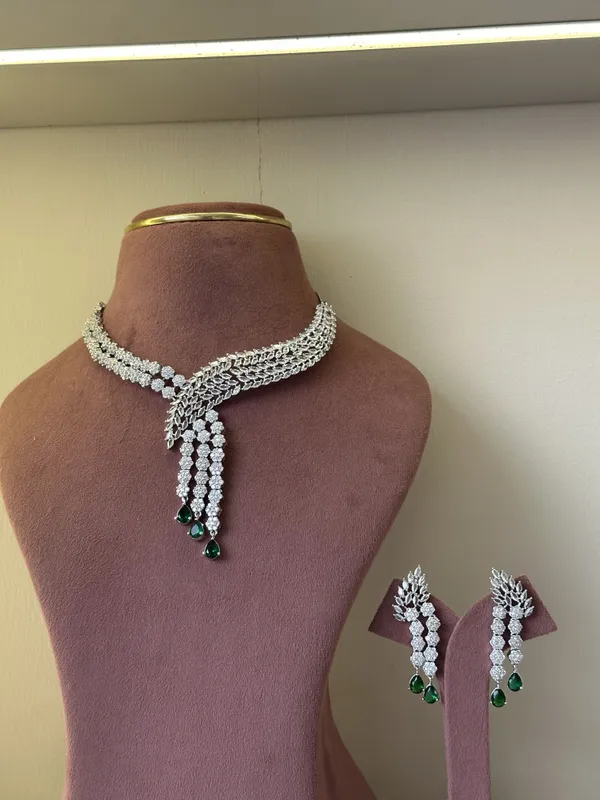 Silver_Tone_Statement_Necklace_And_Earrings_Set_for_Women