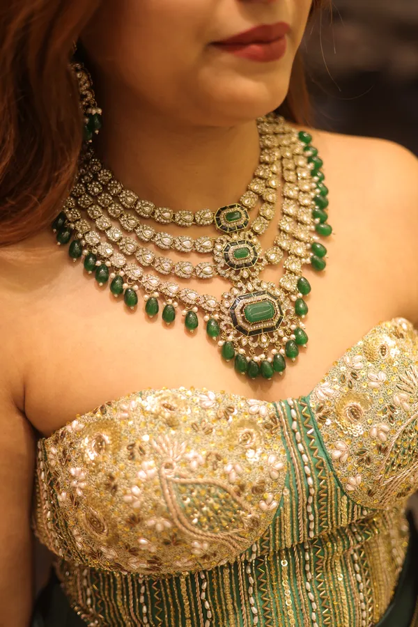 Green_Stone_Layered_Necklace_Set_for_Women