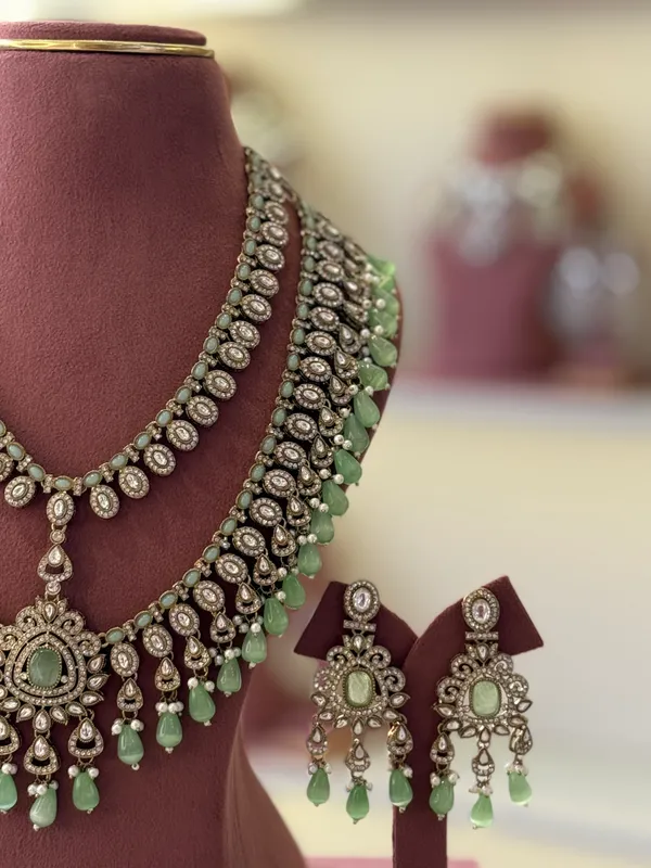Green_Traditional_Necklace_Set_for_Women