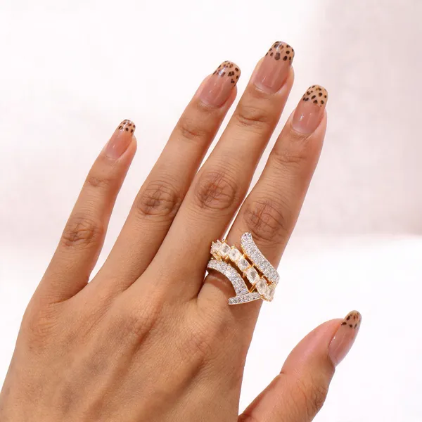 Silver_Tone_Crystal_Embellished_Statement_Ring_For_Women