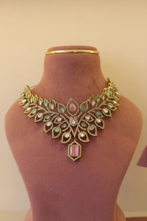 Gold_Tone_Floral_Stone_Jewellery_Set_for_Women
