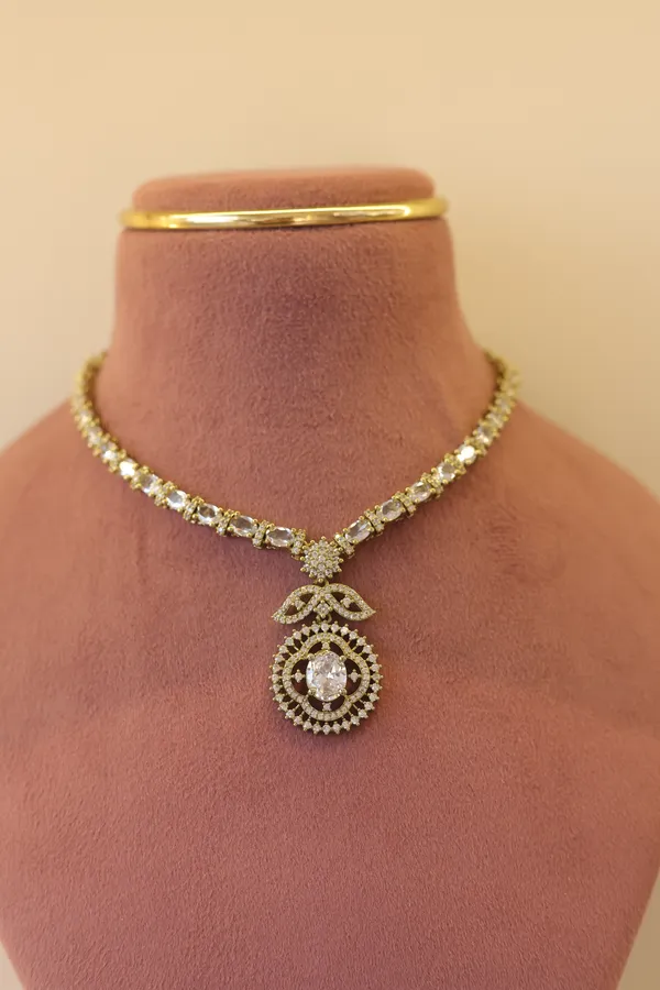 Gold_Tone_Necklace_And_Earrings_Set_for_Women
