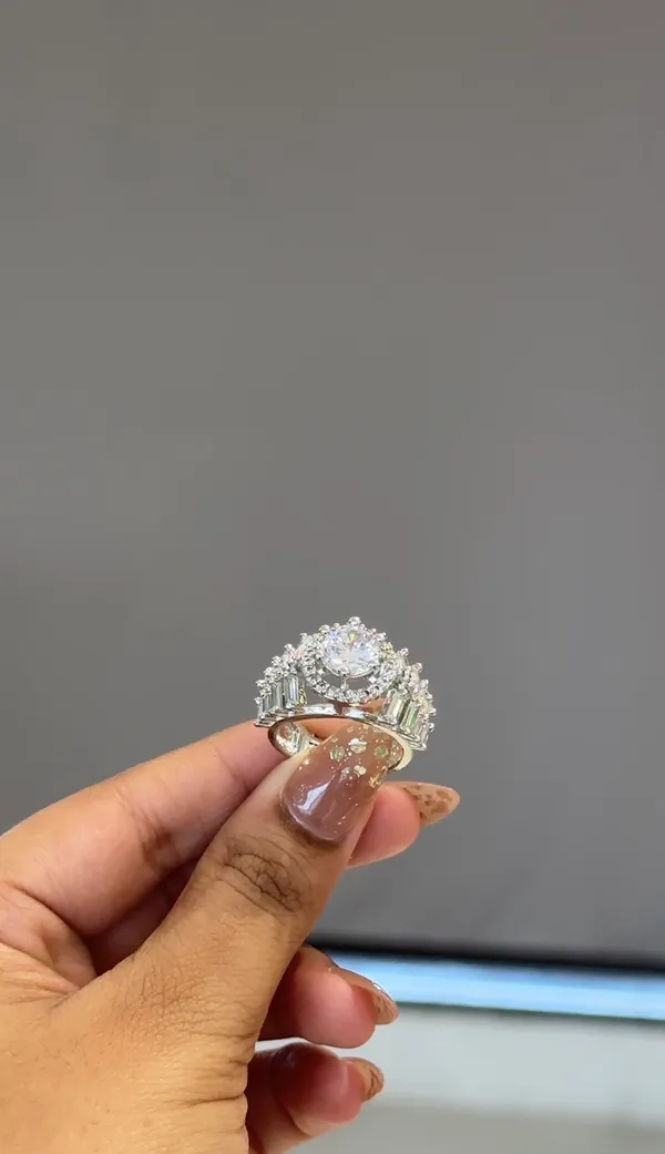 Silver_Tone_Crystal_Halo_Ring_for_Women