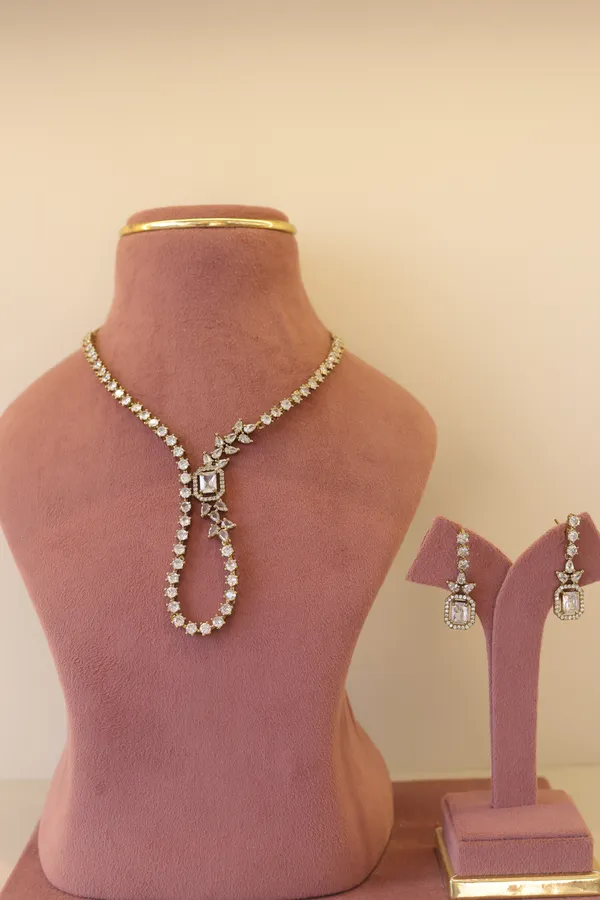 Silver-Tone_Crystal_Necklace_Set_for_Women