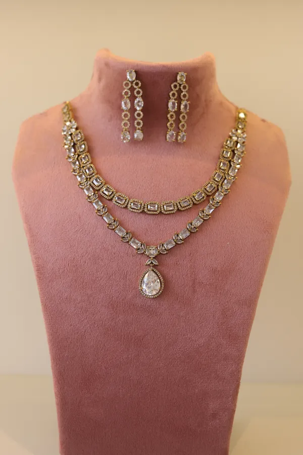 Gold_Tone_Stone_Studded_Necklace_And_Earrings_Set_For_Women