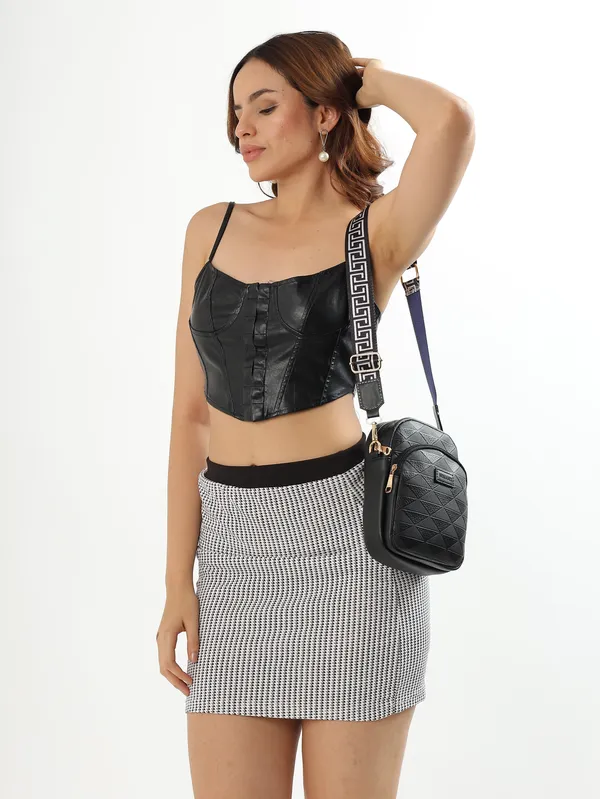 Black_Pu_Premium_Sling_Bag_For_Women