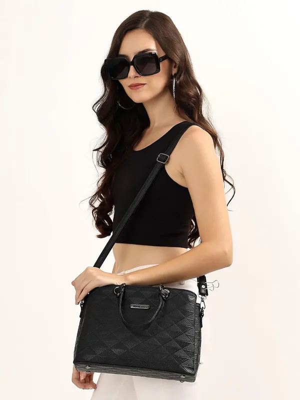 Black_Pu_Premium_Handbag_For_Women