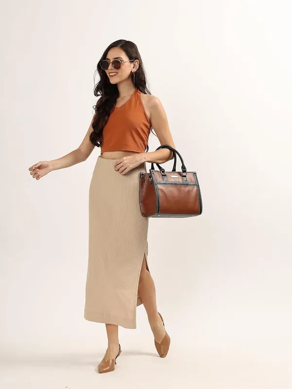 Tan_And_Black_Pu_Premium_Handbag_For_Women
