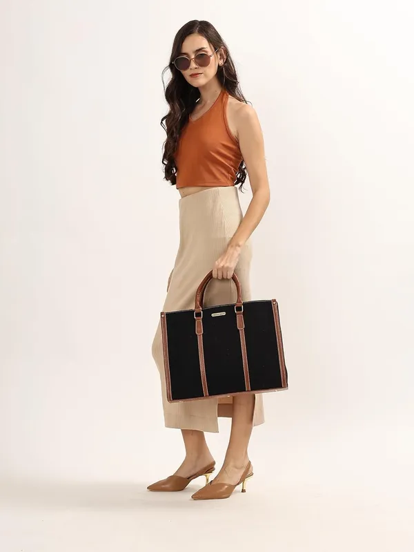 Black_And_Tan_Canvas_Premium_Laptop_Tote_Bag_For_Women