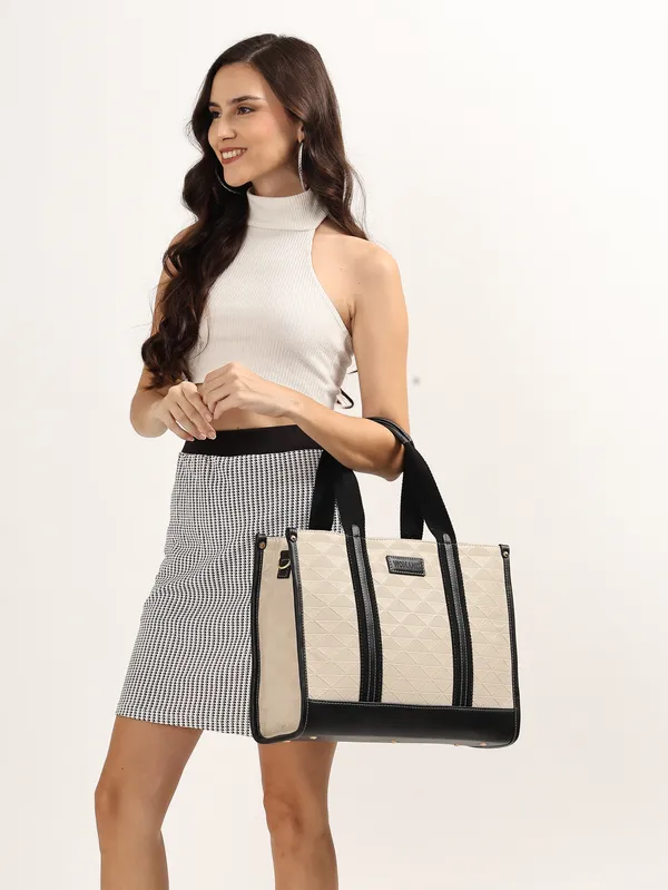 Beige_And_Black_Pu_Premium_Laptop_Tote_Bag_For_Women