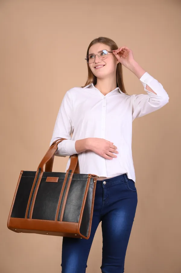 Black_And_Tan_Pu_Premium_Laptop_Tote_Bag_For_Women
