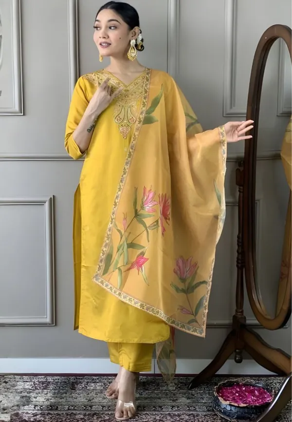 Drishti_Fashion_Embroidered_Kurta,_Salwar_&_Dupatta_Set_()