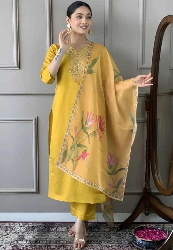 Drishti_Fashion_Embroidered_Kurta,_Salwar_&_Dupatta_Set_()