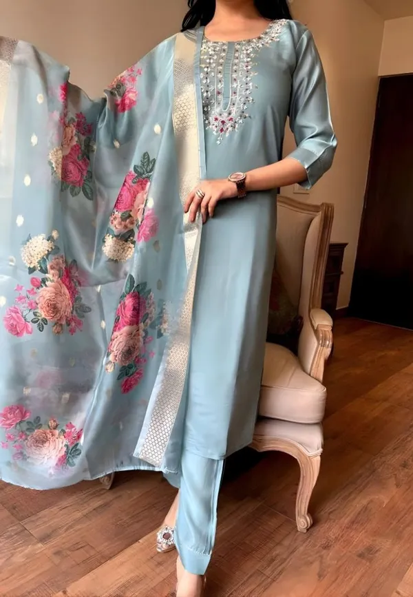 Drishti_Fashion_Embroidered_Kurta,_Salwar_&_Dupatta_Set_()