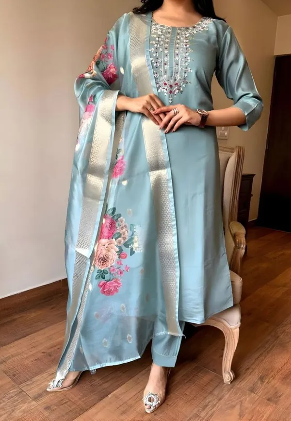 Drishti_Fashion_Embroidered_Kurta,_Salwar_&_Dupatta_Set_()