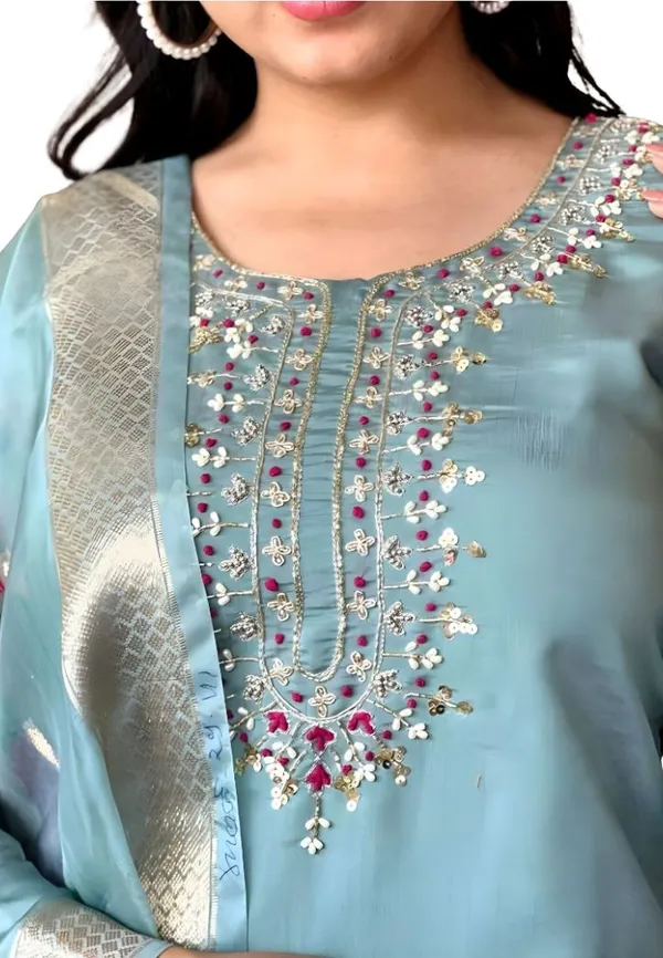 Drishti_Fashion_Embroidered_Kurta,_Salwar_&_Dupatta_Set_()