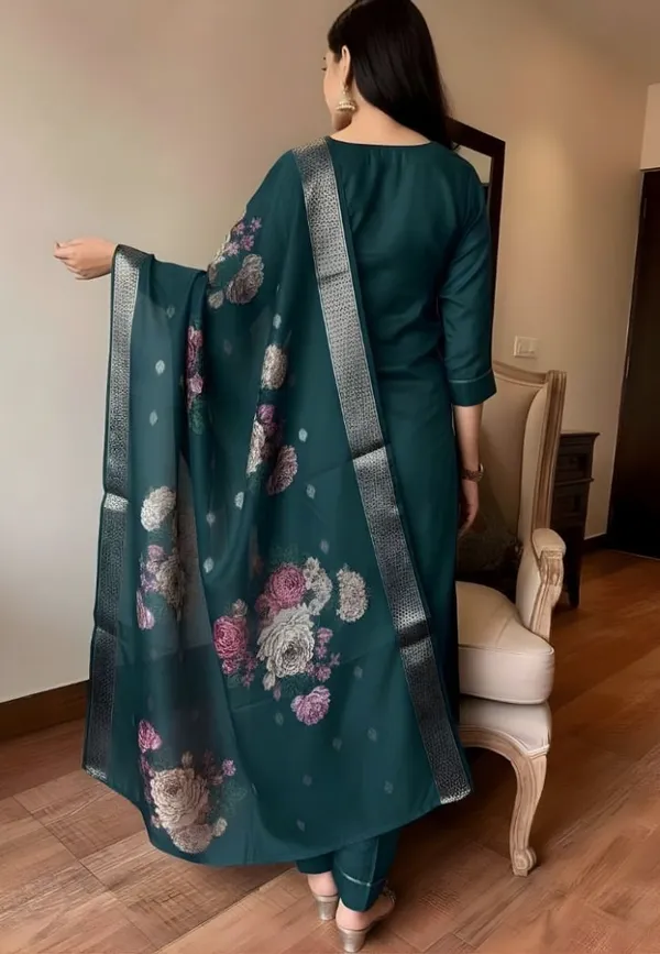 Drishti_Fashion_Embroidered_Kurta,_Salwar_&_Dupatta_Set_()