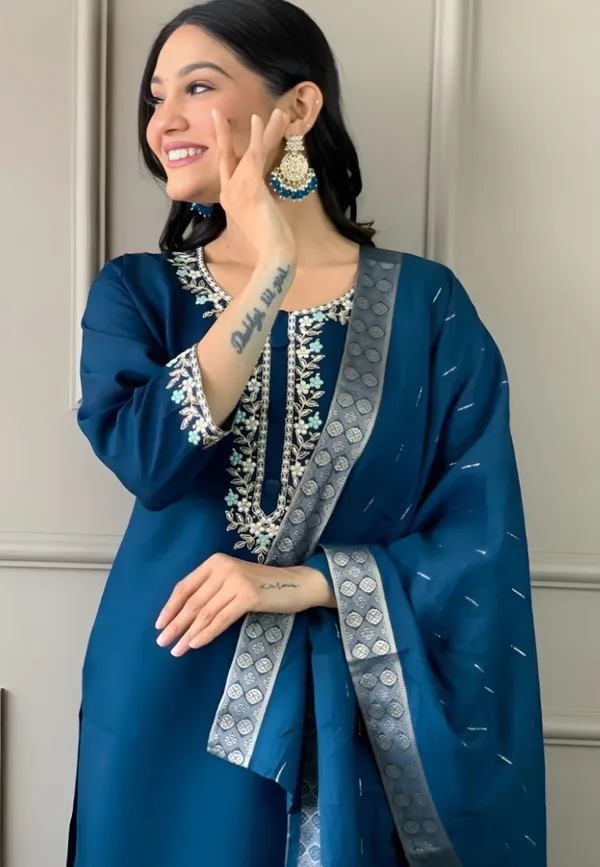 Drishti_Fashion_Embroidered_Kurta,_Salwar_&_Dupatta_Set_()
