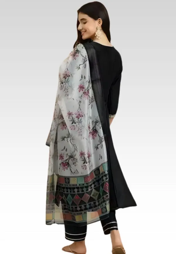Drishti_Fashion_Embroidered_Kurta,_Salwar_&_Dupatta_Set_()