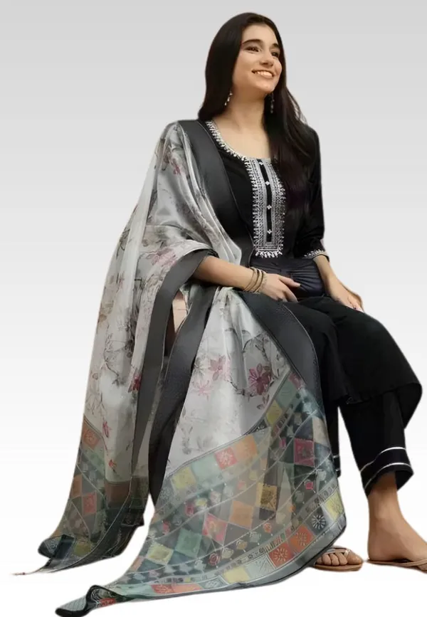 Drishti_Fashion_Embroidered_Kurta,_Salwar_&_Dupatta_Set_()