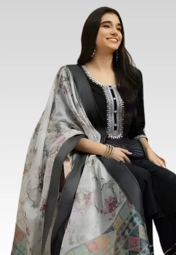 Drishti_Fashion_Embroidered_Kurta,_Salwar_&_Dupatta_Set_()