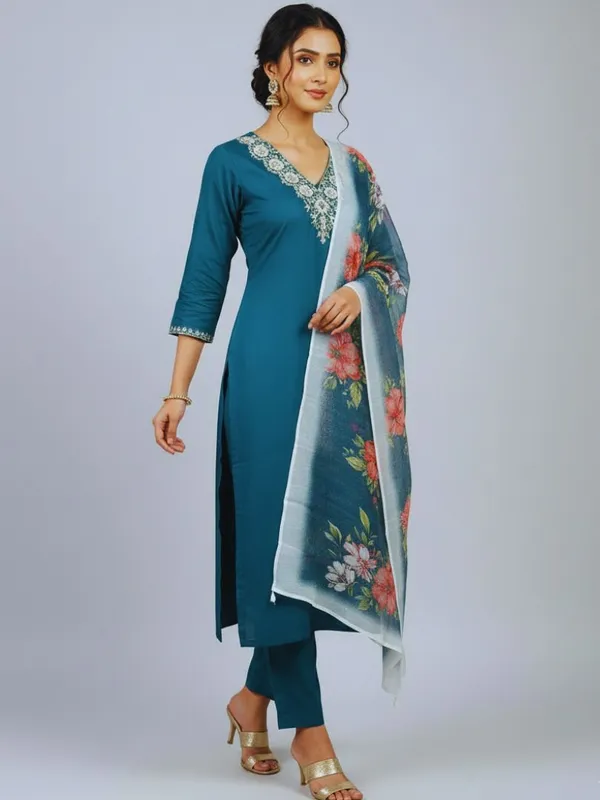 Drishti_Fashion_Embroidered_Kurta,_Trouser/Pant_&_Dupatta_Set_()