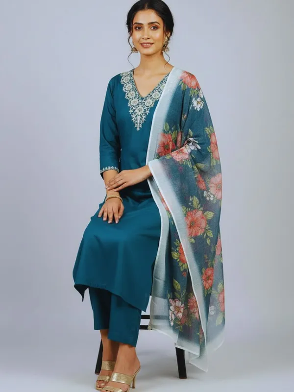 Drishti_Fashion_Embroidered_Kurta,_Trouser/Pant_&_Dupatta_Set_()