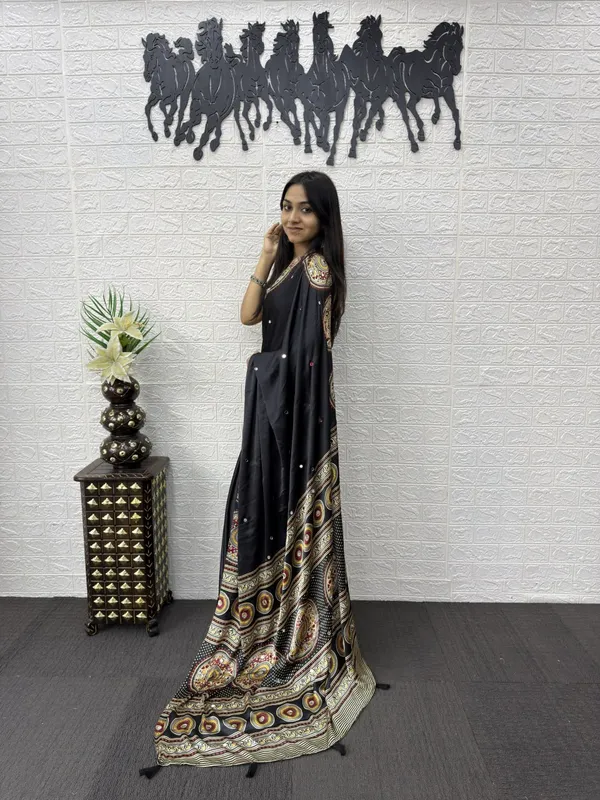 Women’s_Black_Printed_Designer_Saree_with_Traditional_Circular_Motif_Border