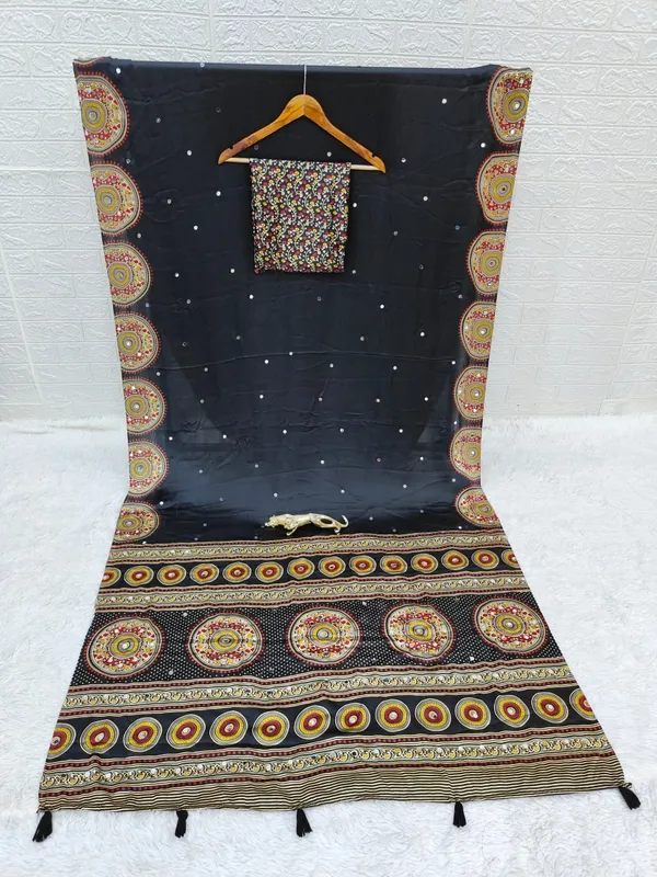Women’s_Black_Printed_Designer_Saree_with_Traditional_Circular_Motif_Border