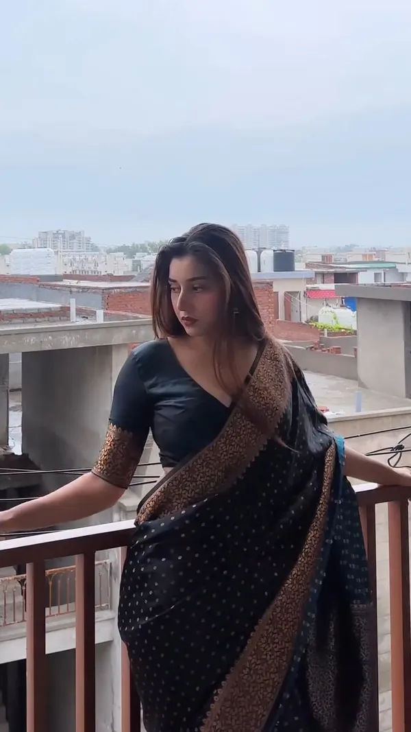 Women’s_Black_Printed_Saree_with_Designer_Border_&_Matching_Blouse
