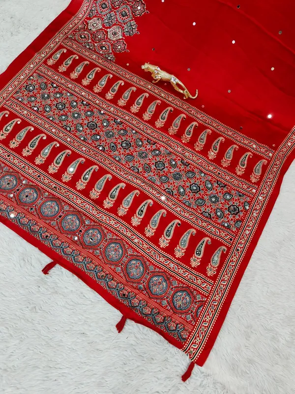Women’s_Bright_Red_Printed_Designer_Saree_with_Traditional_Paisley_Border