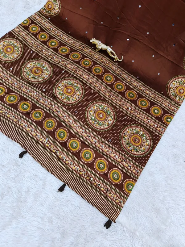 Women’s_Chocolate_Brown_Printed_Designer_Saree_with_Traditional_Circular_Motif_Border