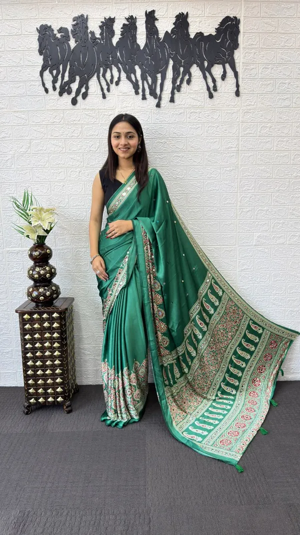Women’s_Emerald_Green_Printed_Designer_Saree_with_Traditional_Paisley_Border