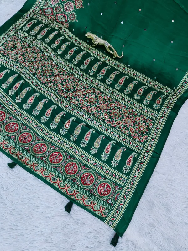 Women’s_Emerald_Green_Printed_Designer_Saree_with_Traditional_Paisley_Border