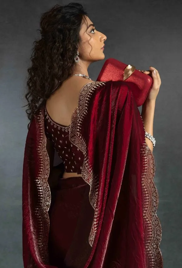 Womens_Maroon_Diamond_Border_Designer_Saree