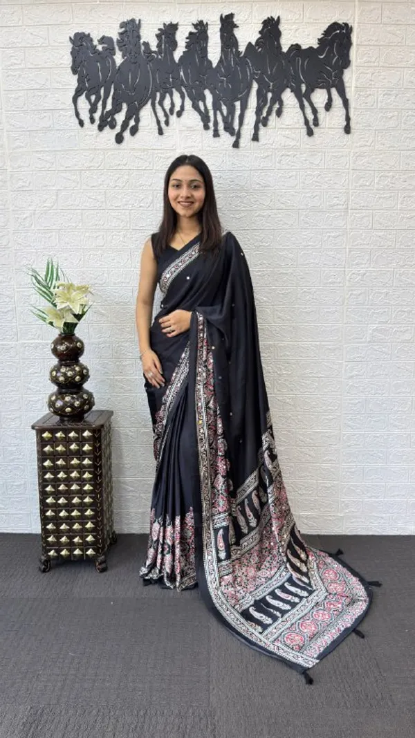 Womens_Premium_Black_Ajrakh_Printed_Cotton_Blend_Saree_With_Designer_Border_And_Tassel_Pallu