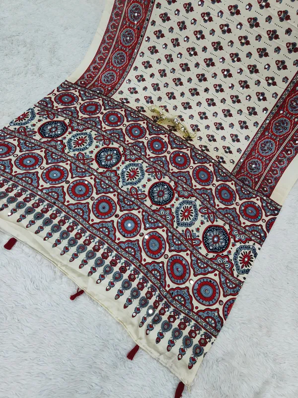Womens_Premium_White_Ajrakh_Printed_Cotton_Blend_Saree_With_Designer_Border_And_Tassel_Pallu_And_Mirror_Work