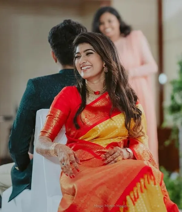 Women's_Red_&_Yellow_Kanjivaram_Silk_Saree_with_Zari_Border